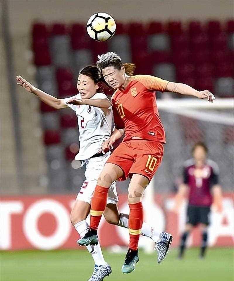 爱游戏app-包含巴西女足士气高涨，备战关键比赛的词条