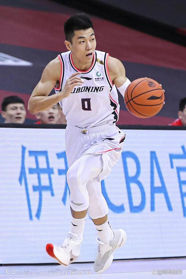 山东男篮在比赛中展现出勇敢和实力