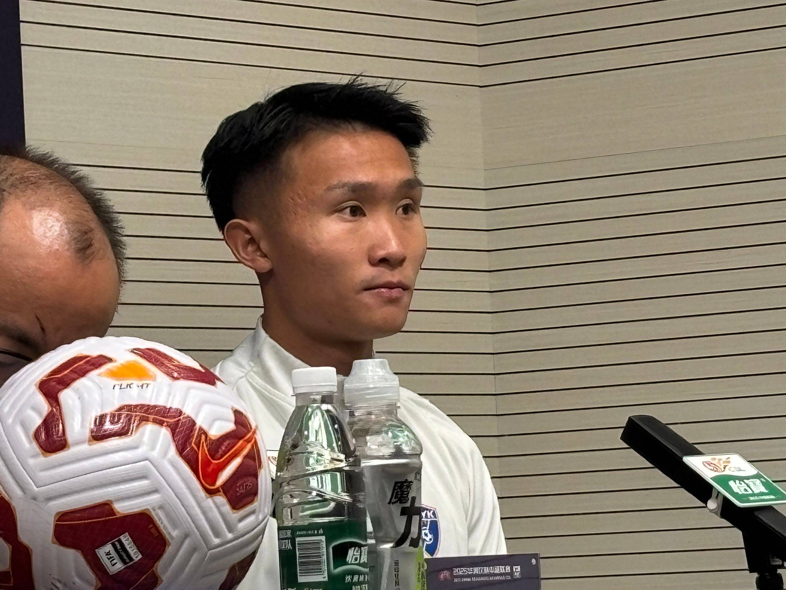 外援球员表现出色，助力球队逆转胜利