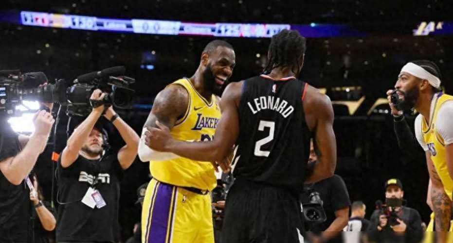 快船客场大胜湖人，伦纳德砍下三双表现毫无懈怠