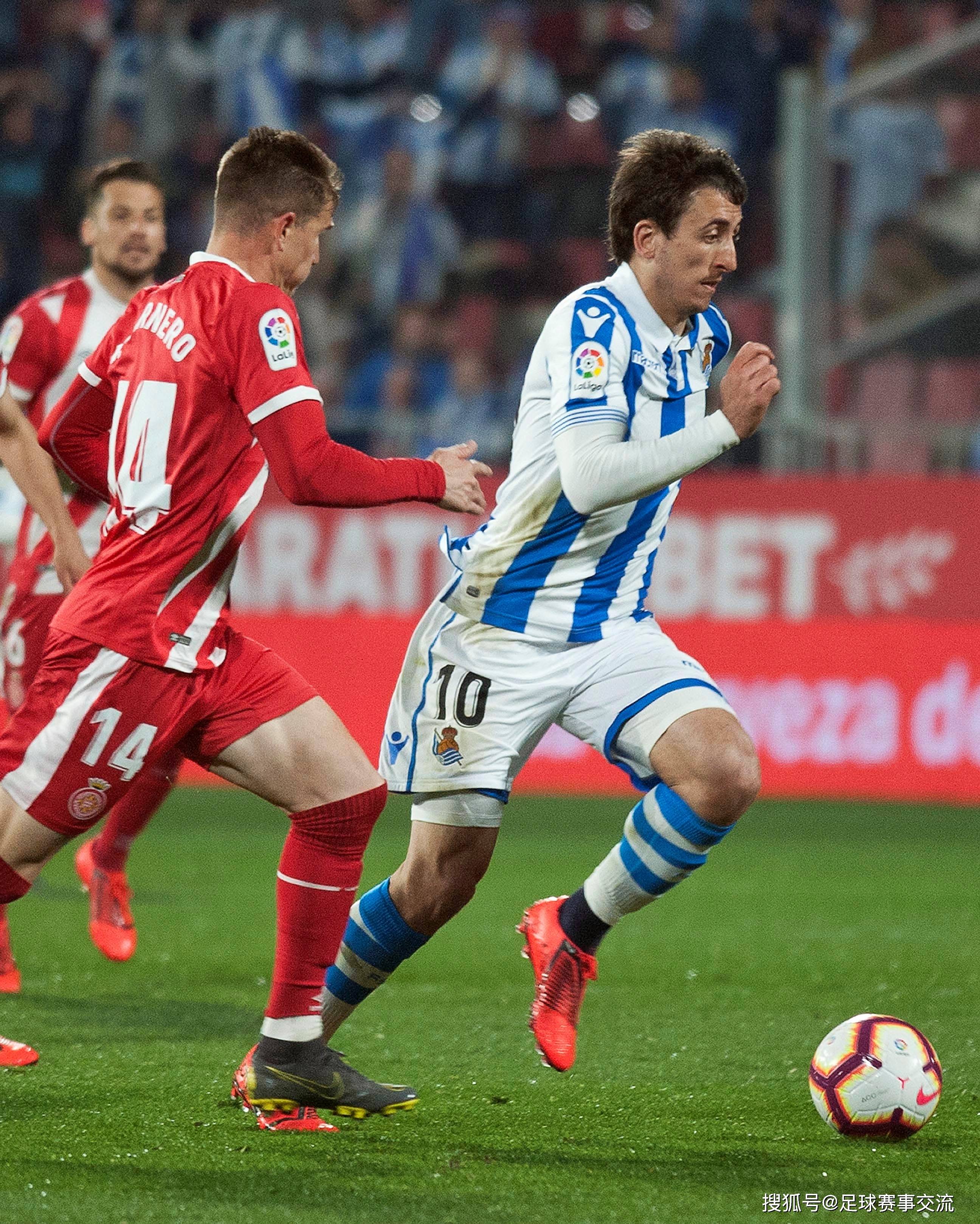 足球比赛中，球员们将展现出最佳状态