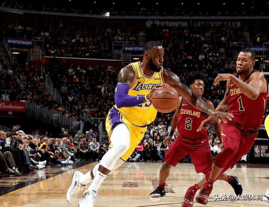 爱游戏体育官网-马修斯开场一分钟破门，国际队士气如虹