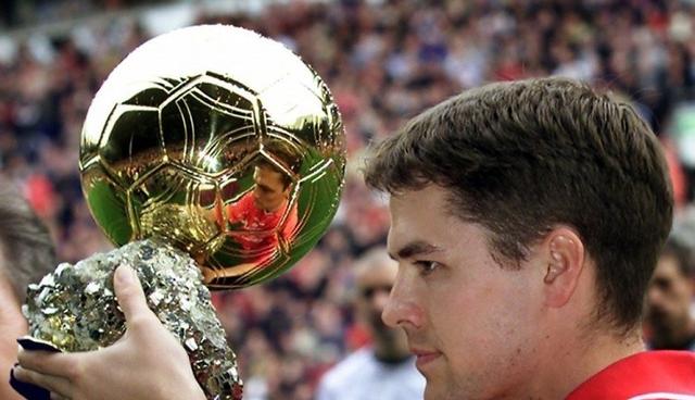 关于足球职业联赛：谁将登上冠军领奖台？的信息