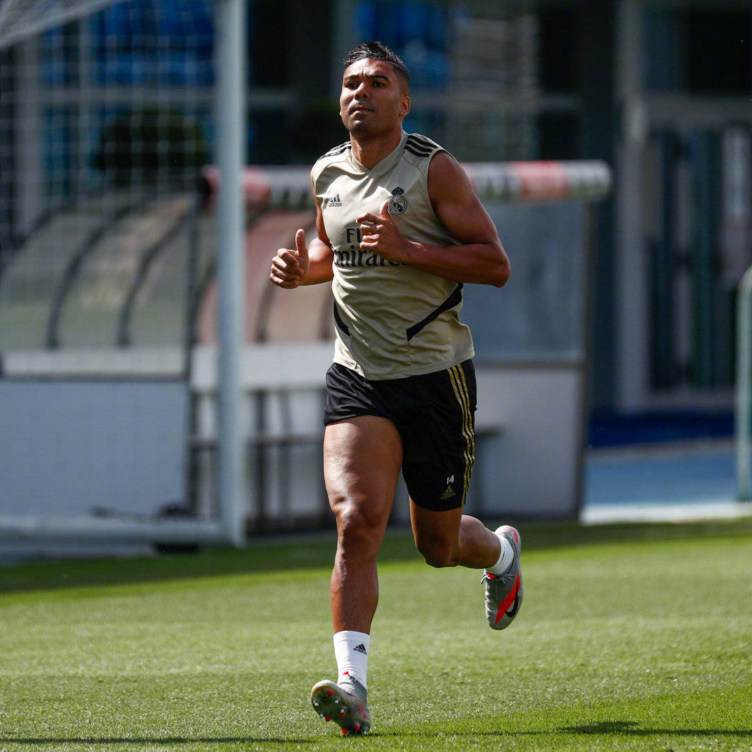 爱游戏官网-马拉加主帅训练中对球员要求严格