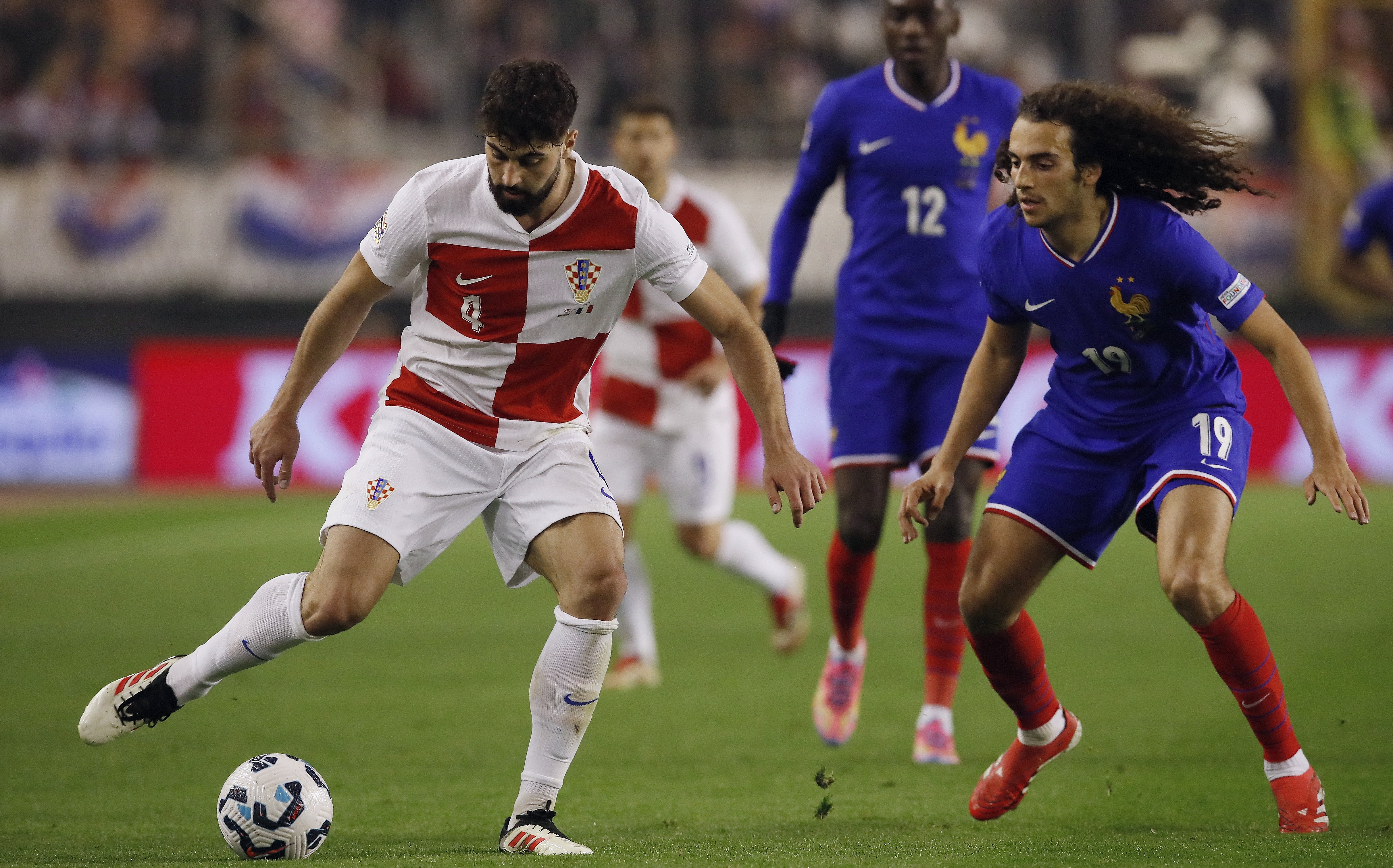 欧洲预赛：克罗地亚队击败匈牙利，晋级半决赛