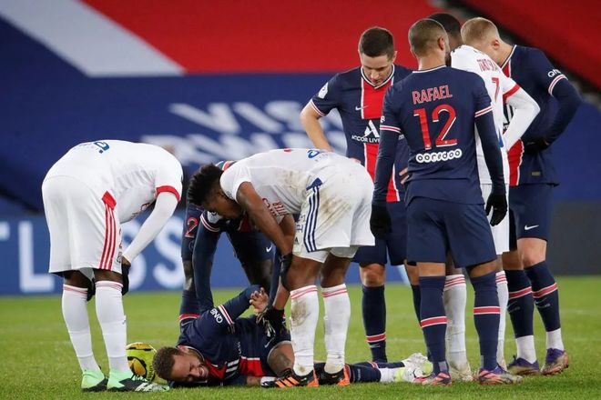 爱游戏体育官网-里昂客场大胜，追赶积分榜前列的简单介绍