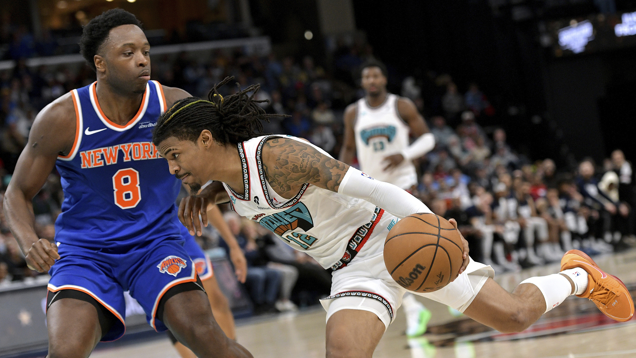 爱游戏官网入口-开拓者客场险胜灰熊，安东尼发挥出色