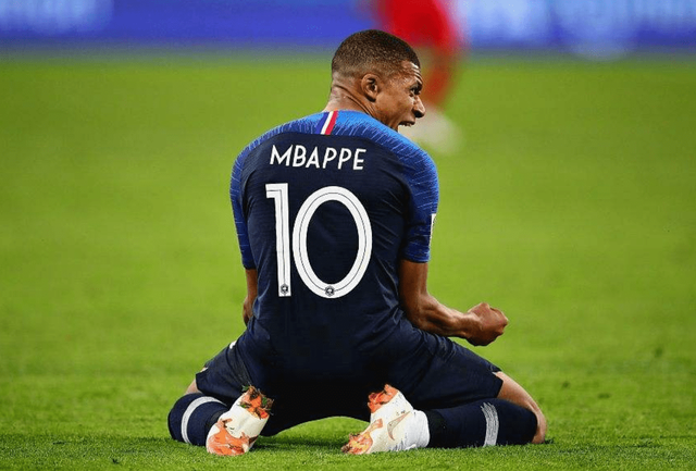 关于法国比险胜芬兰，取得重要三分的信息