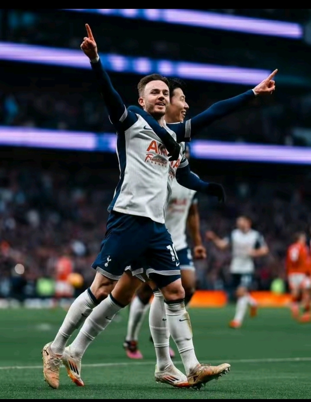 爱游戏亚洲官网-包含热刺后卫拼尽全力，保护好球门不失一球的词条